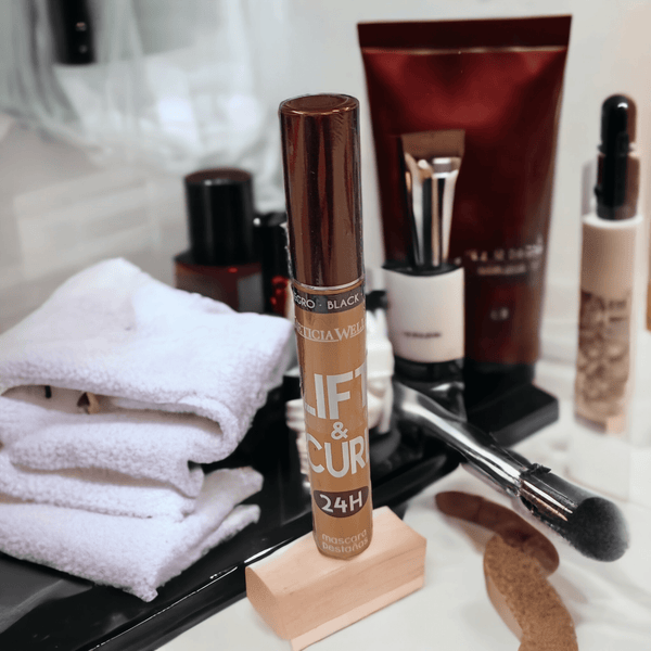 Mascara Lift & Curl 10ml de Leticia Well – Tenue 24 heures pour des cils métamorphosés